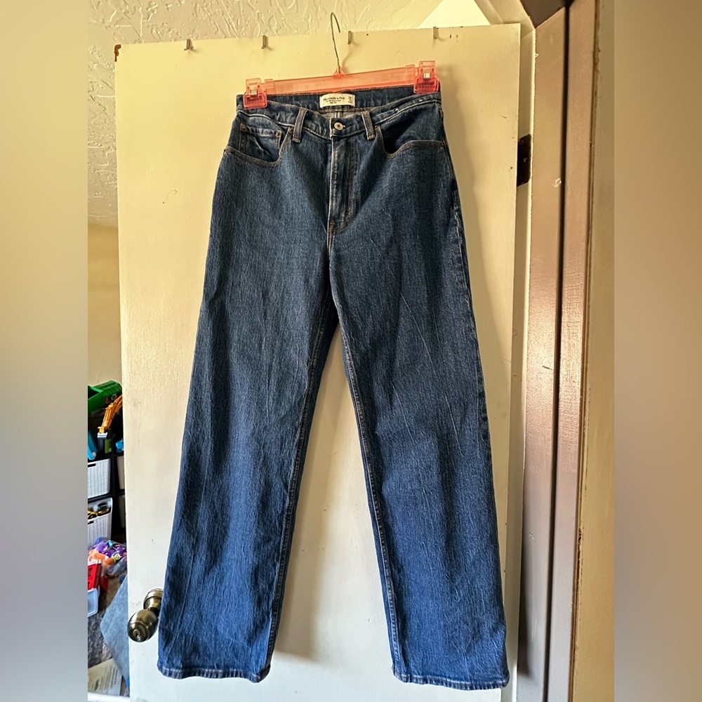 Abercrombie The 90s relaxed high rise jean